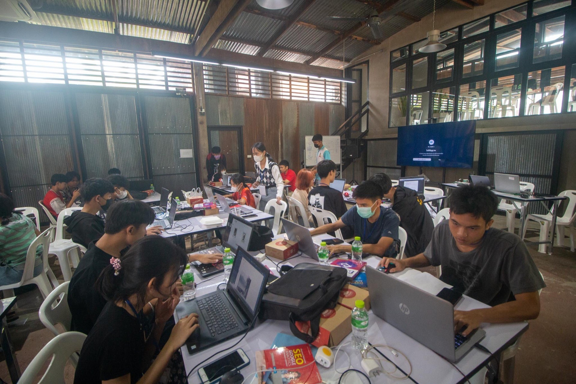 Read more about the article Organize a hackathon to develop UA-Ready applications